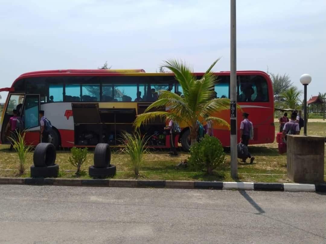 Kanza Beach Inn Marang Exterior photo