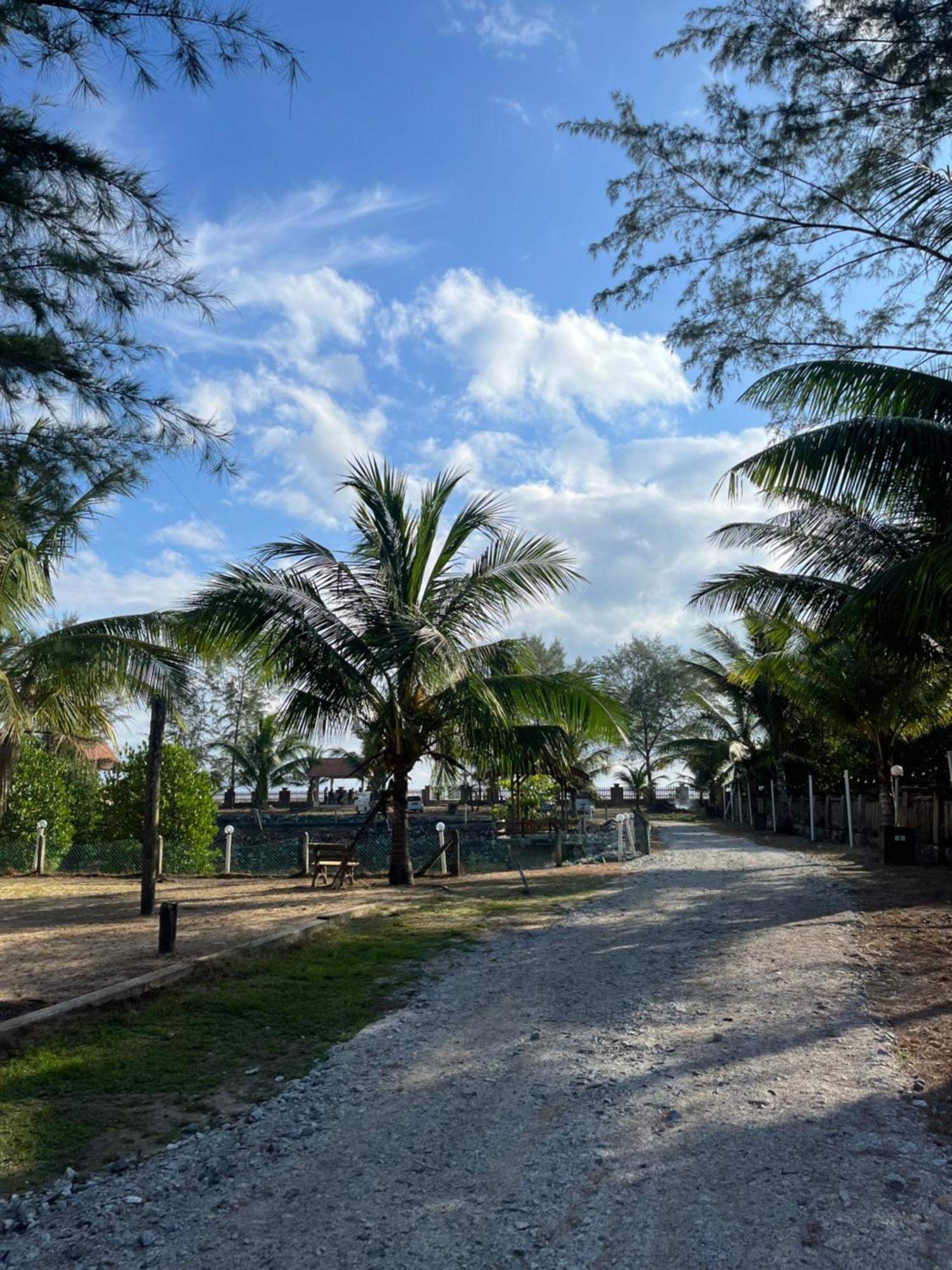 Kanza Beach Inn Marang Exterior photo